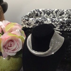 NWT GORGEOUS Silver Finish 1.75” Mesh Necklace!